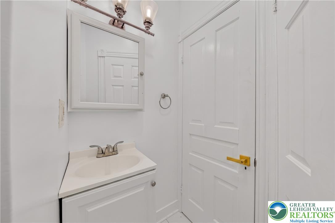 917 Spring Street Property Photo 16