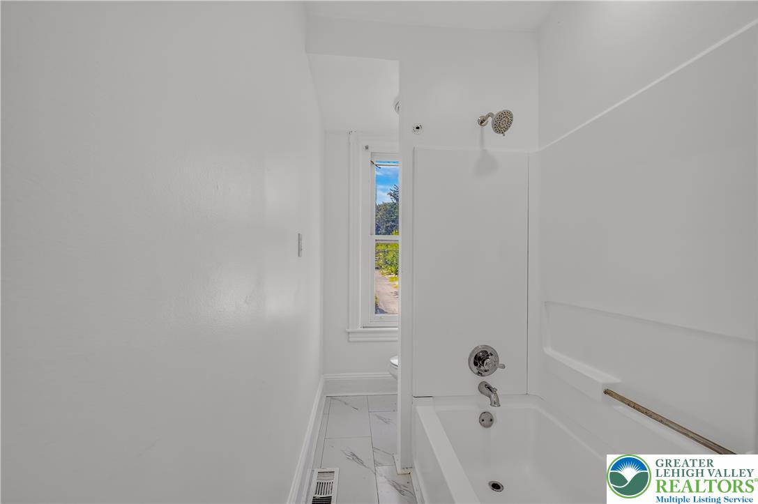 917 Spring Street Property Photo 17