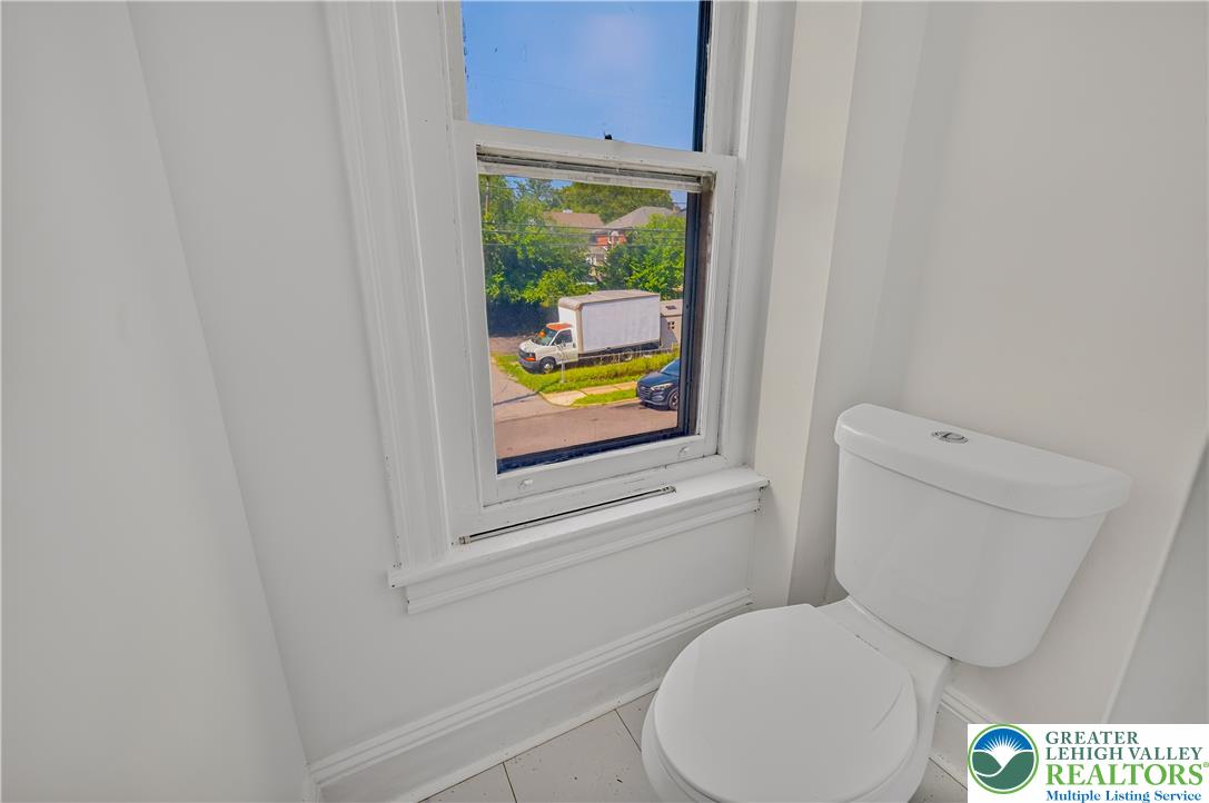 917 Spring Street Property Photo 18