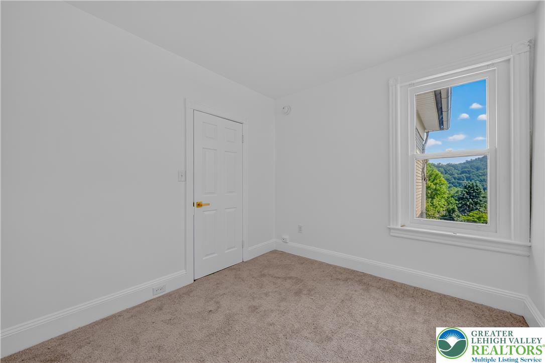 917 Spring Street Property Photo 22