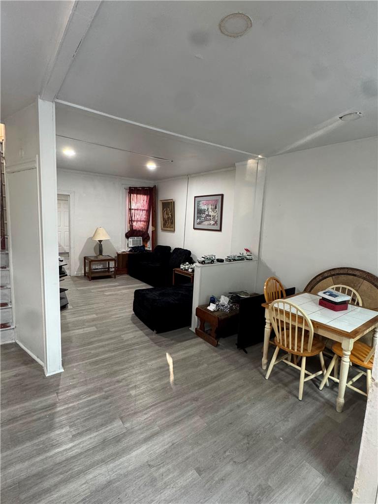 535 Elliger Street Property Photo 6