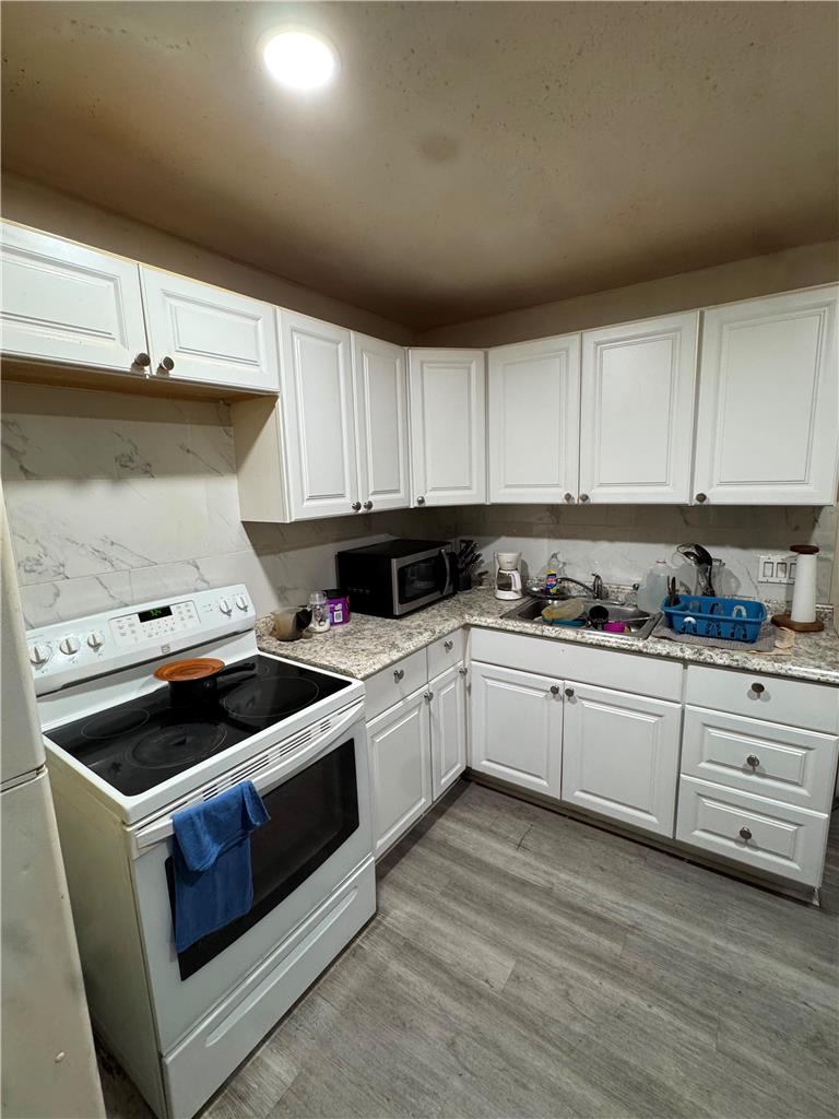 535 Elliger Street Property Photo 9