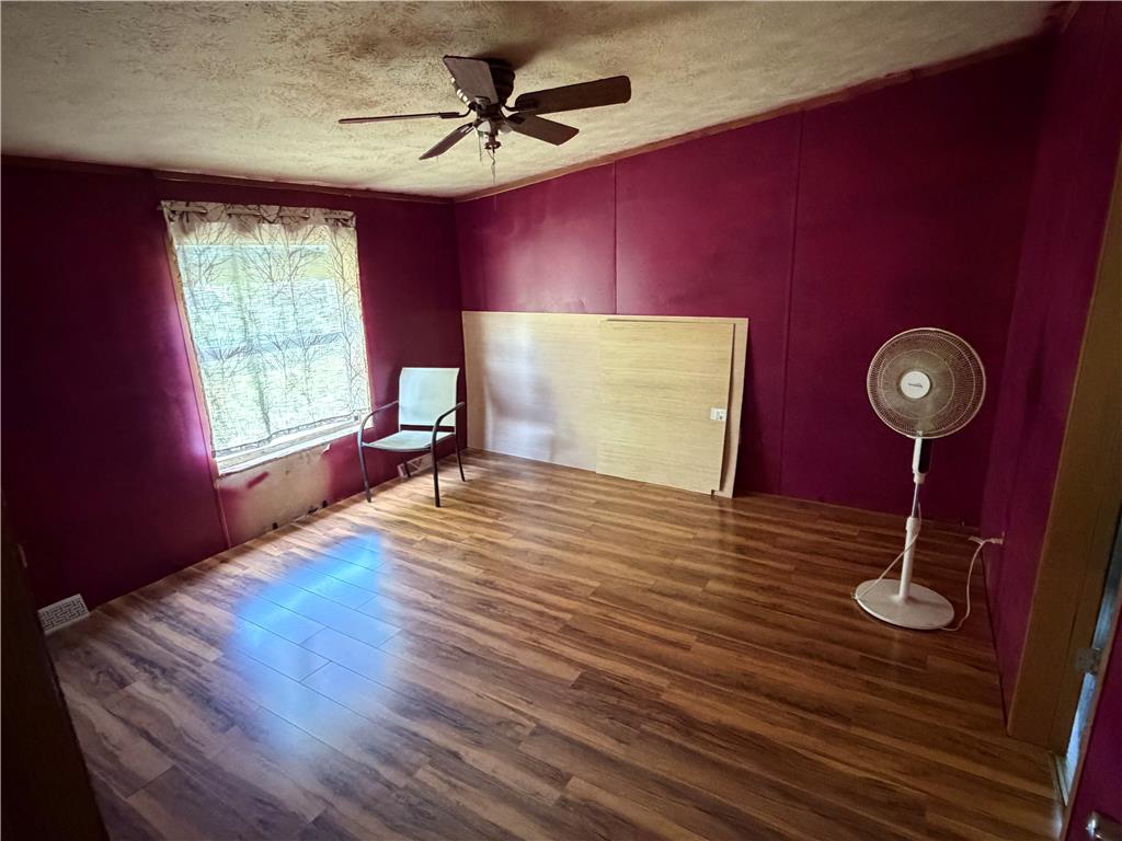 4541 Main St Property Photo 16