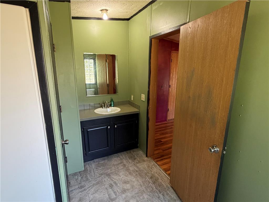 4541 Main St Property Photo 20