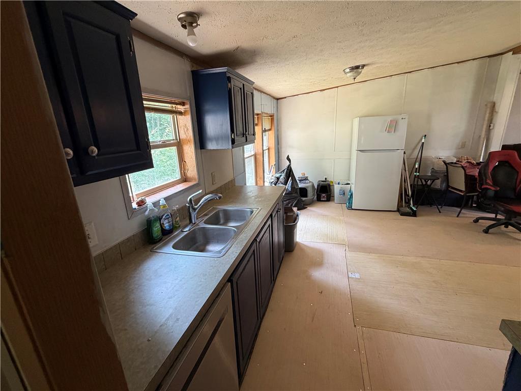 4541 Main St Property Photo 27