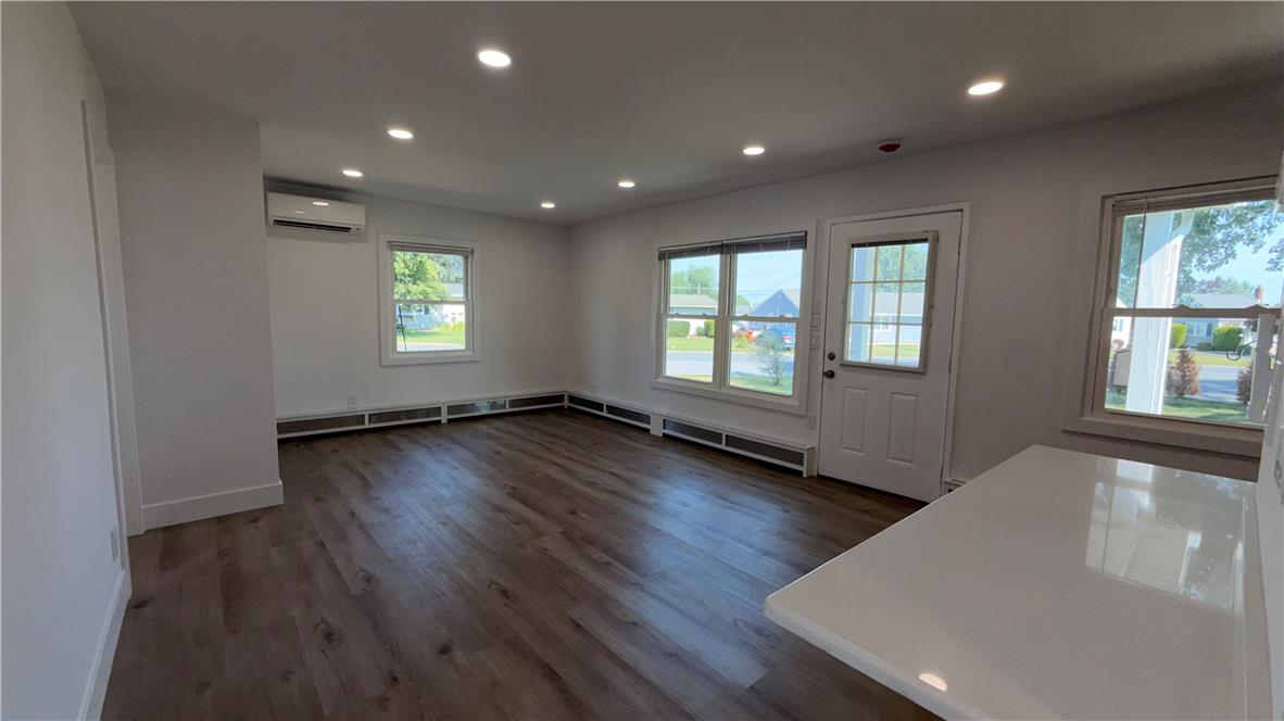 49 Seyfried Avenue Property Photo 4