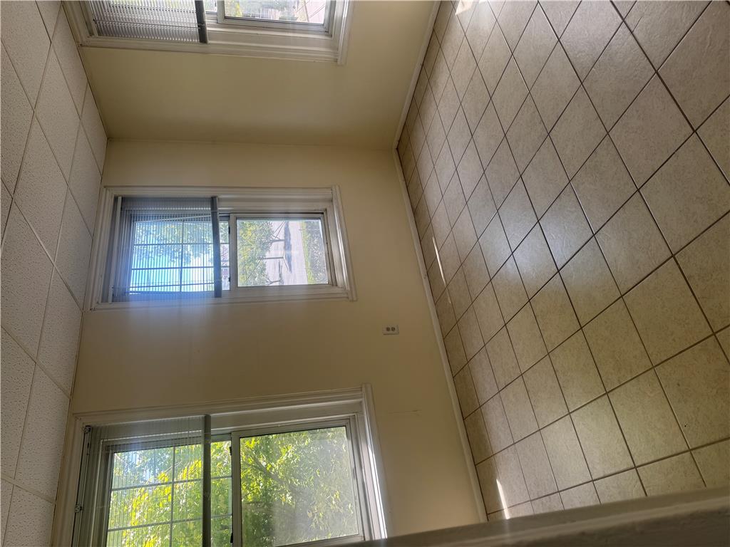 717 Center Street 2f Property Photo 4