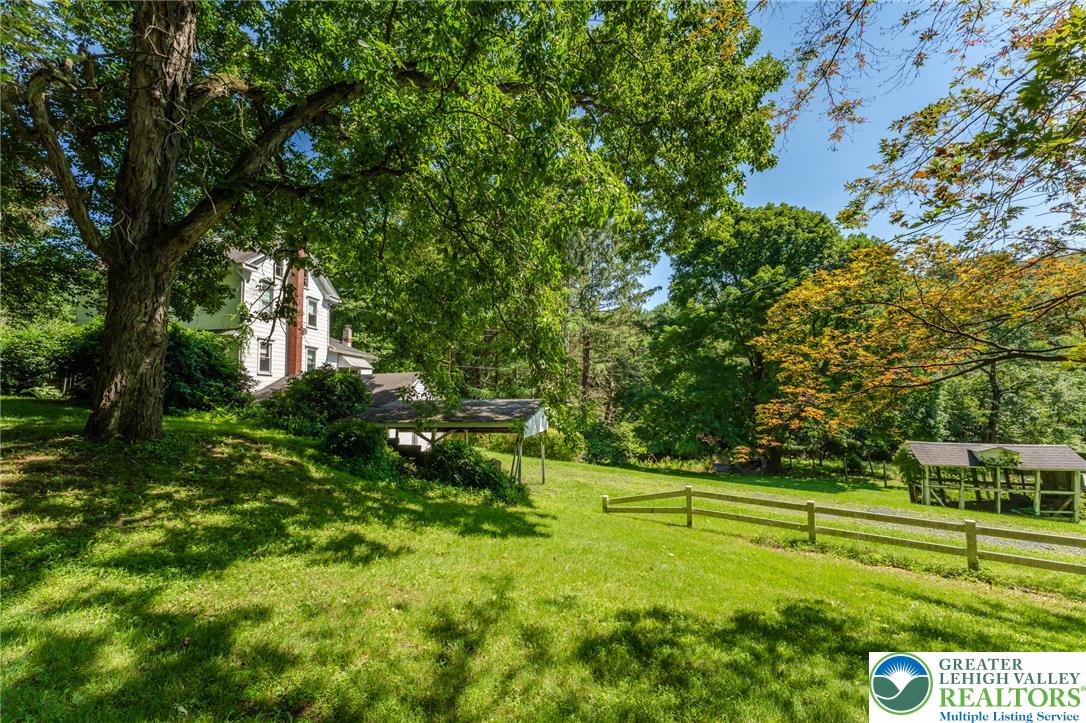 210 Snyders Road Property Photo 11