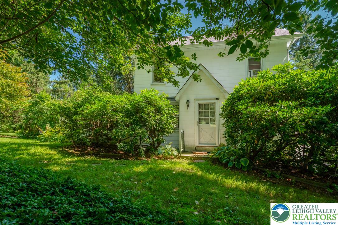 210 Snyders Road Property Photo 12