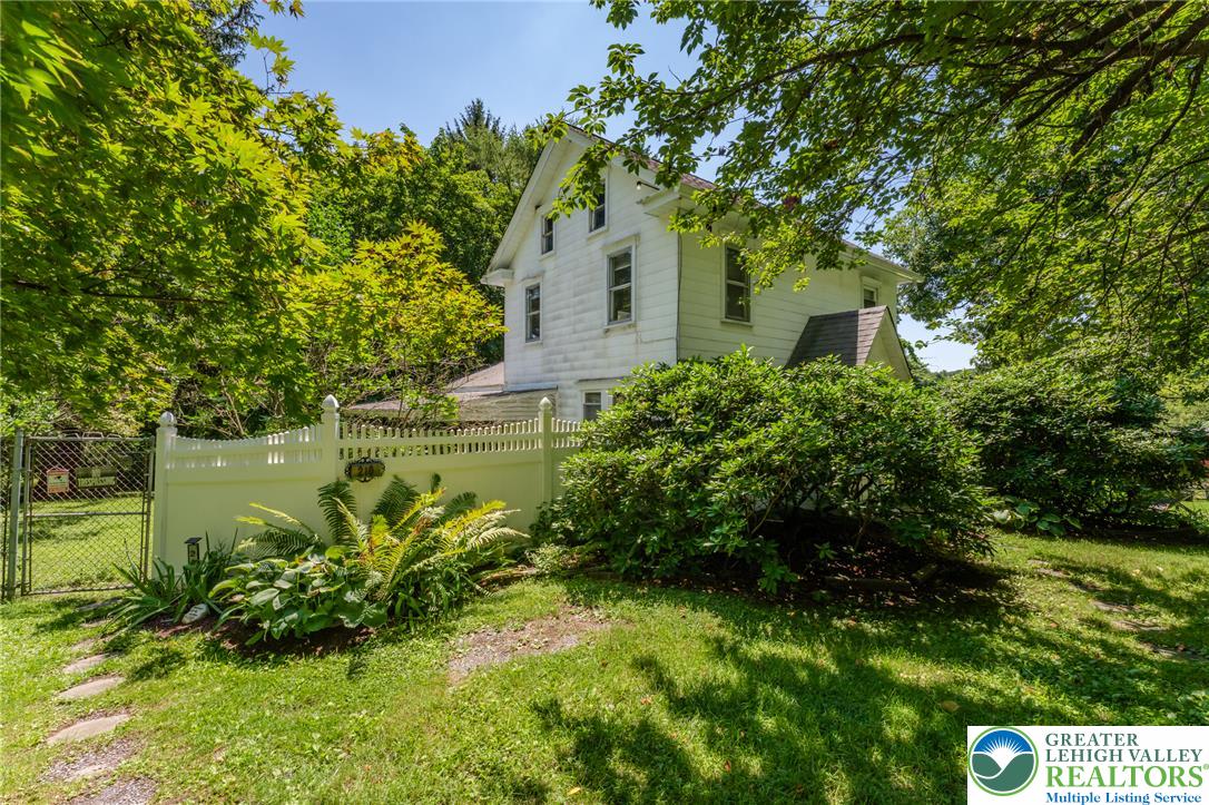210 Snyders Road Property Photo 13