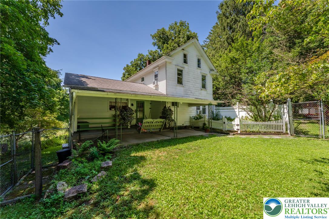 210 Snyders Road Property Photo 14