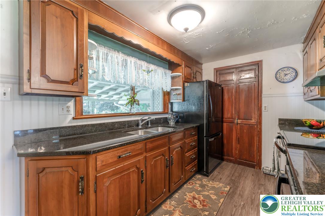 210 Snyders Road Property Photo 18
