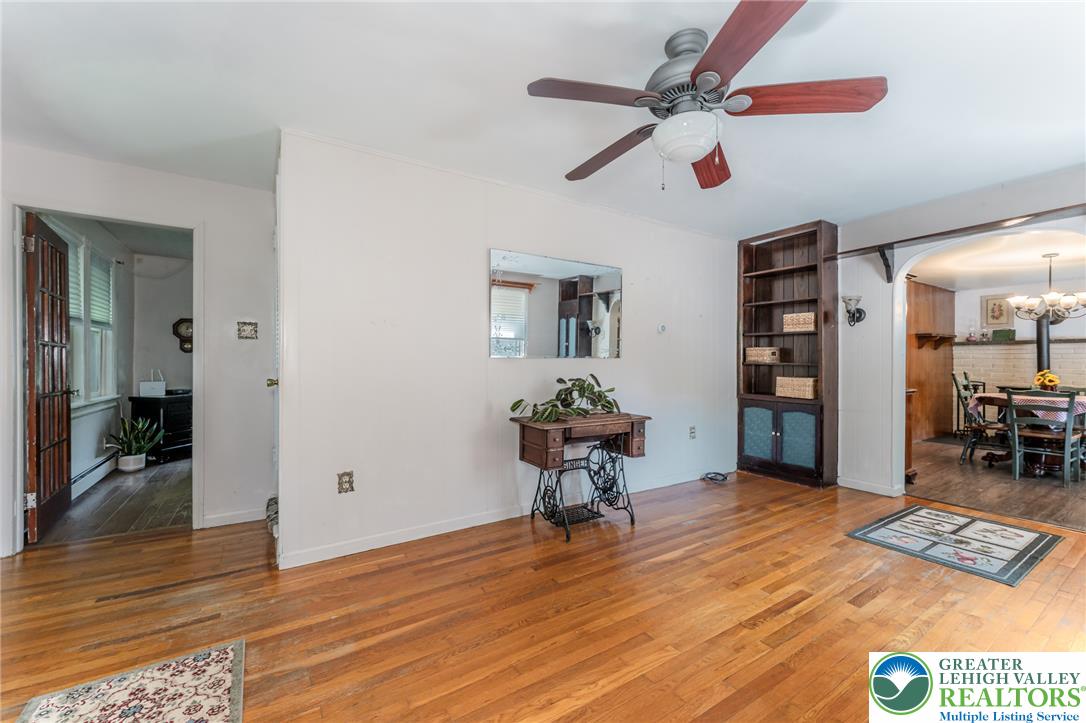210 Snyders Road Property Photo 25