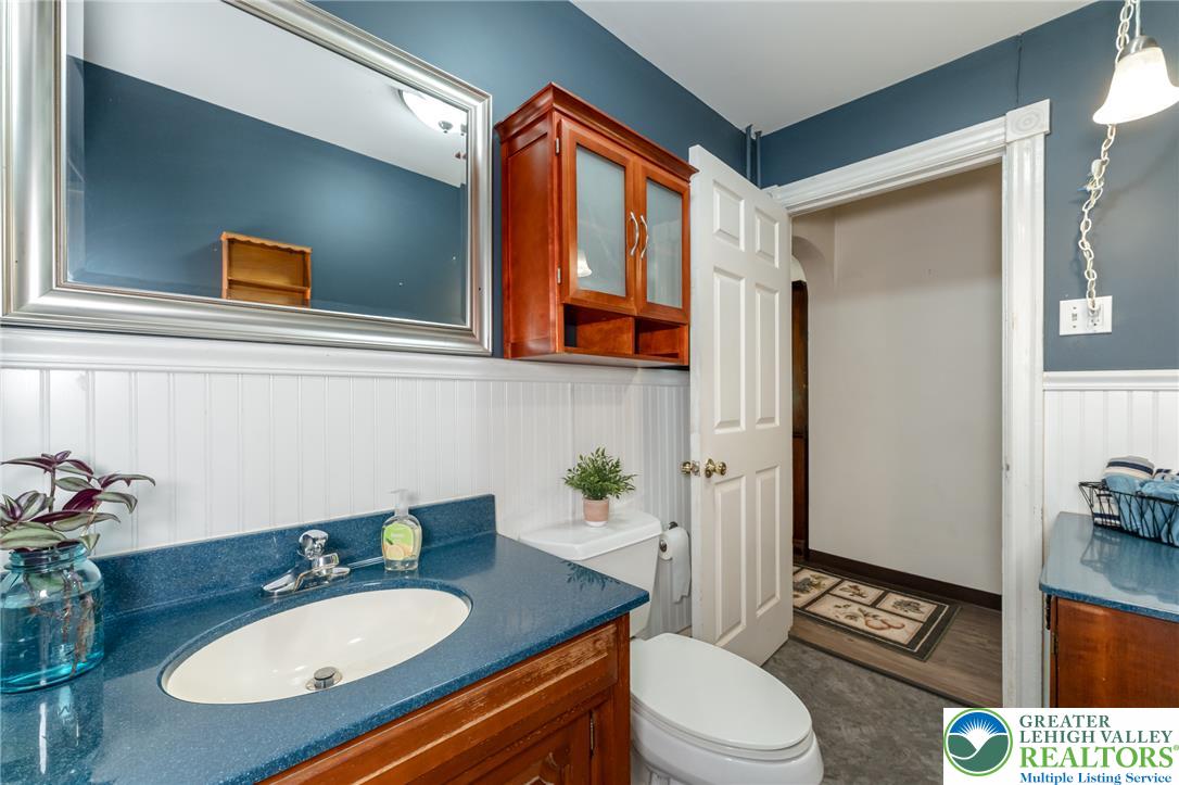 210 Snyders Road Property Photo 32