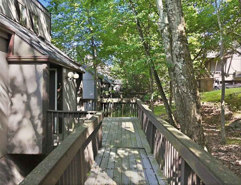 126 Cross Country Lane Property Photo 5