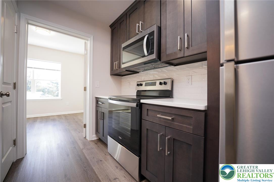 1210 Eaton Avenue 205 Property Photo 10