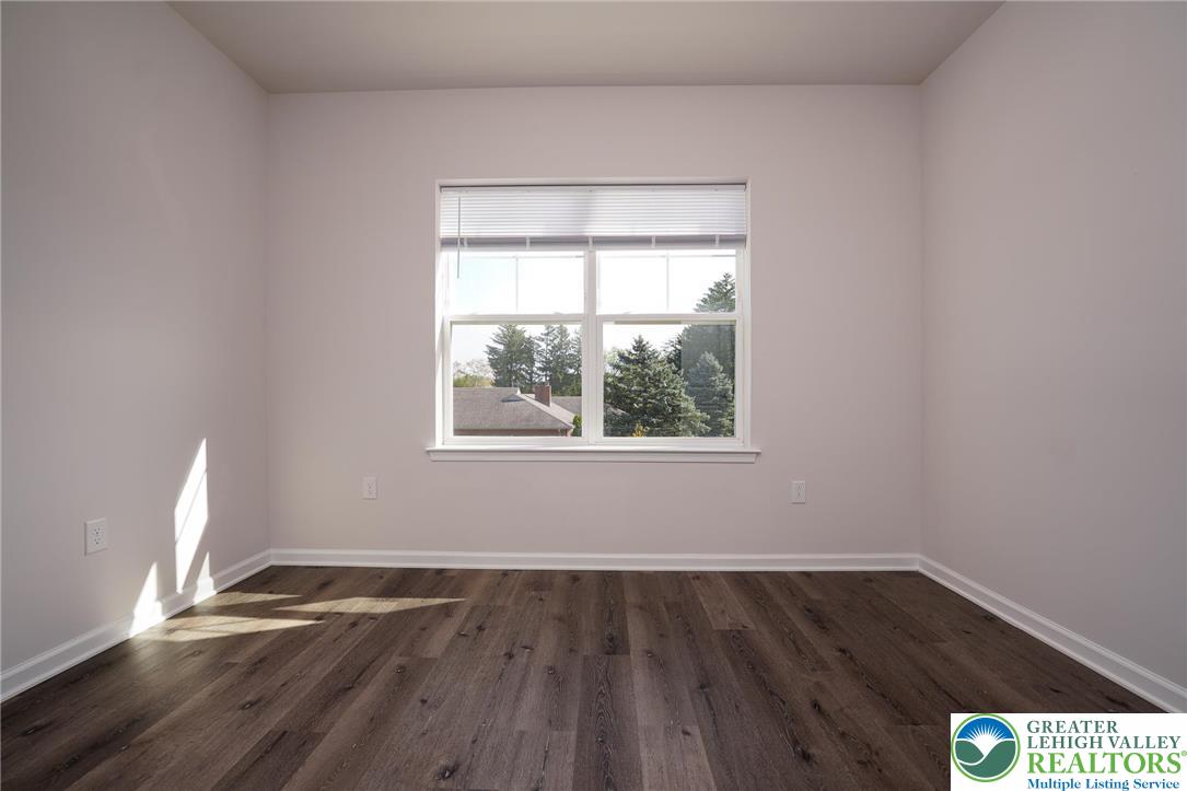 1210 Eaton Avenue 205 Property Photo 11