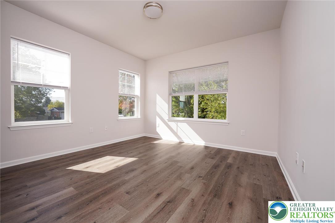 1210 Eaton Avenue 205 Property Photo 16