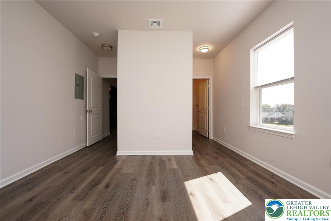 1210 Eaton Avenue 205 Property Photo 18