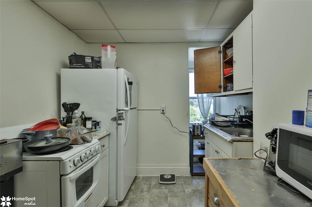 682 Hayes Street Property Photo 9