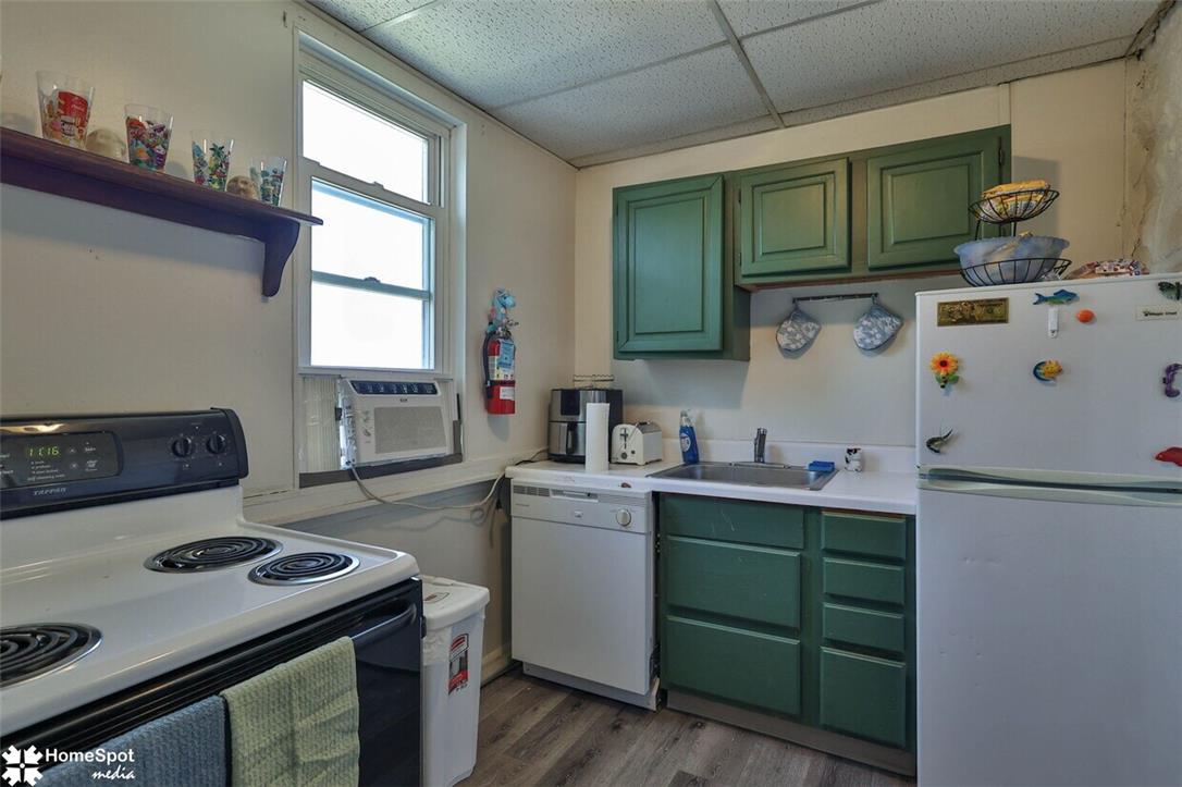 682 Hayes Street Property Photo 13