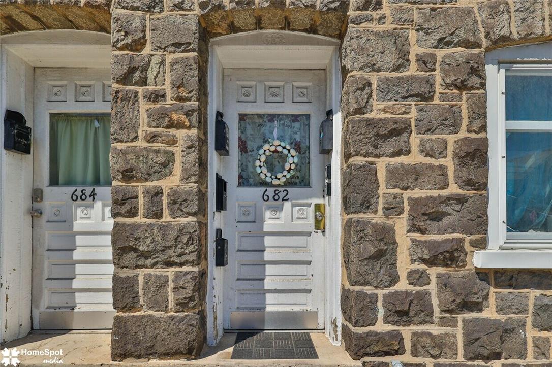 682 Hayes Street Property Photo 18