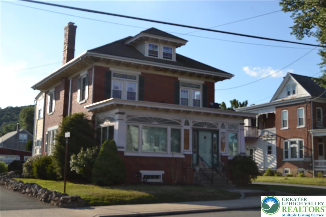 523 Main Street Property Photo 3