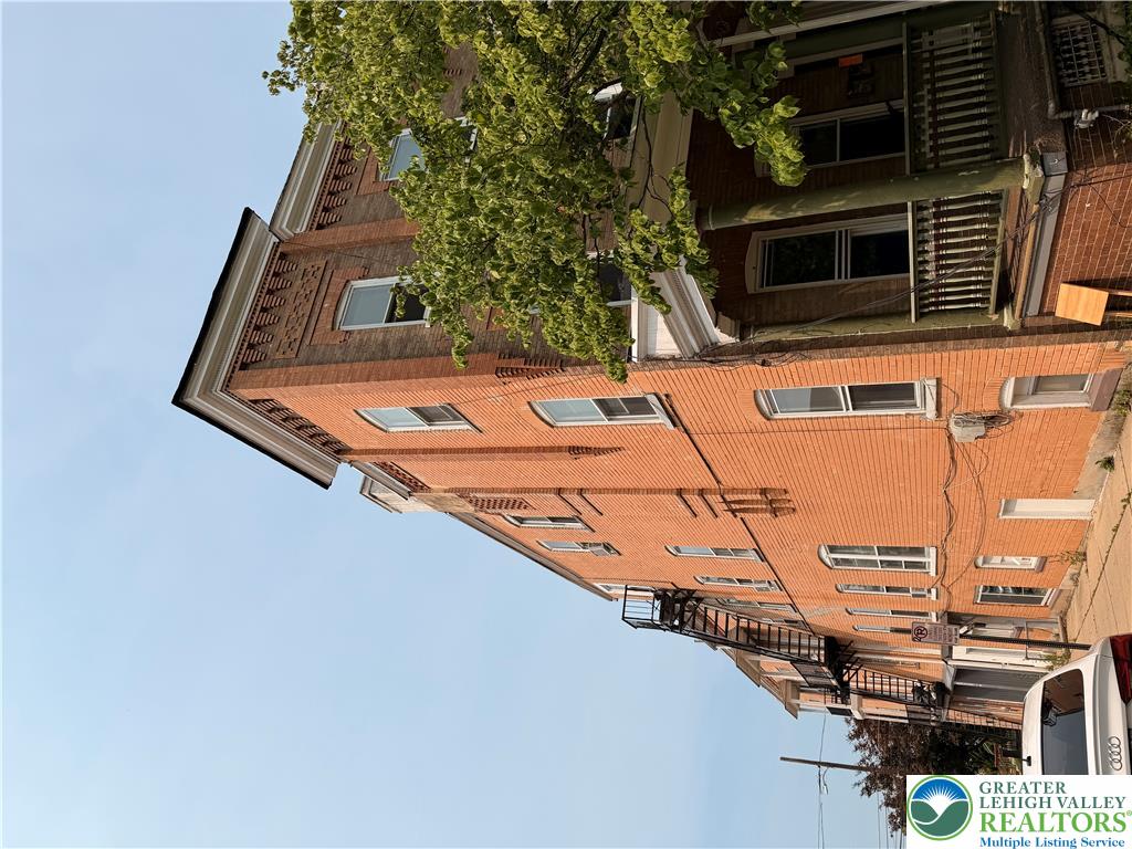 1525 West Chew Street Property Photo 1