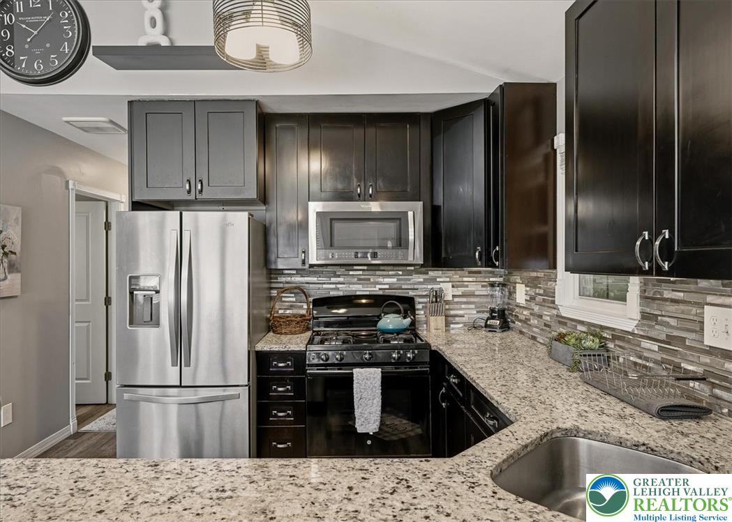 1739 Rolling Hills Drive Property Photo 11
