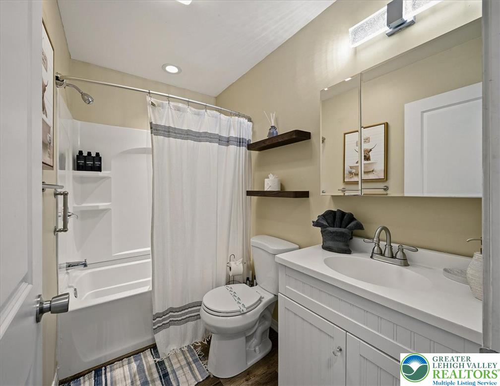1739 Rolling Hills Drive Property Photo 14