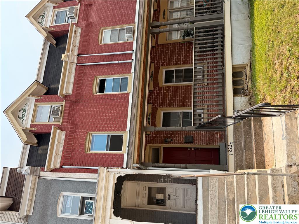 1222 West Gordon Street Property Photo 1