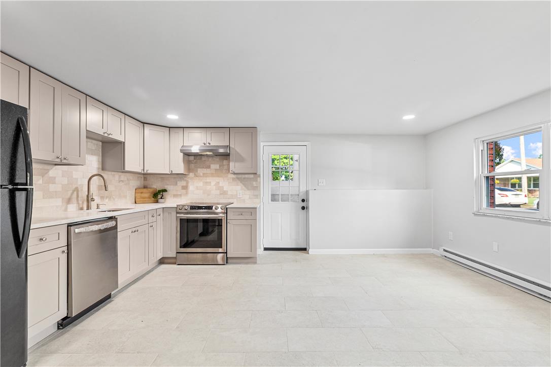 1545 West Tremont Street Property Photo 8