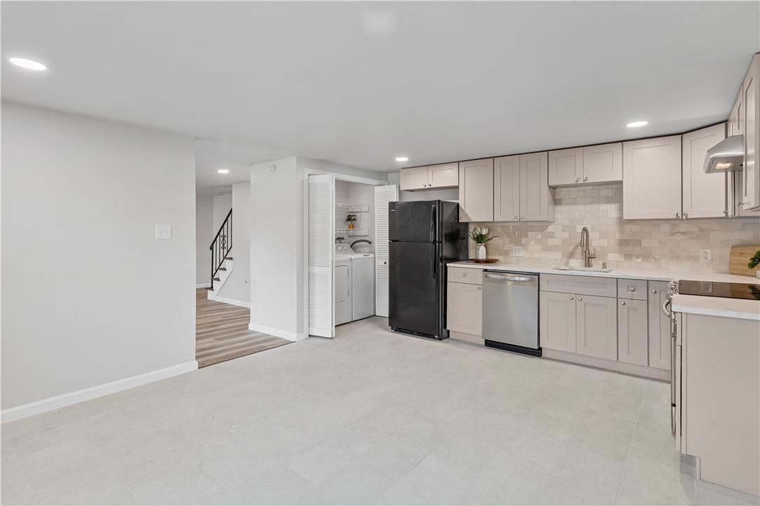 1545 West Tremont Street Property Photo 12