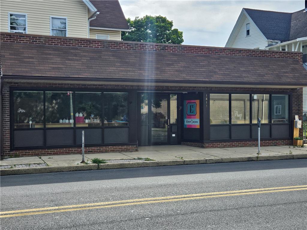 1813 Main Street Property Photo 1