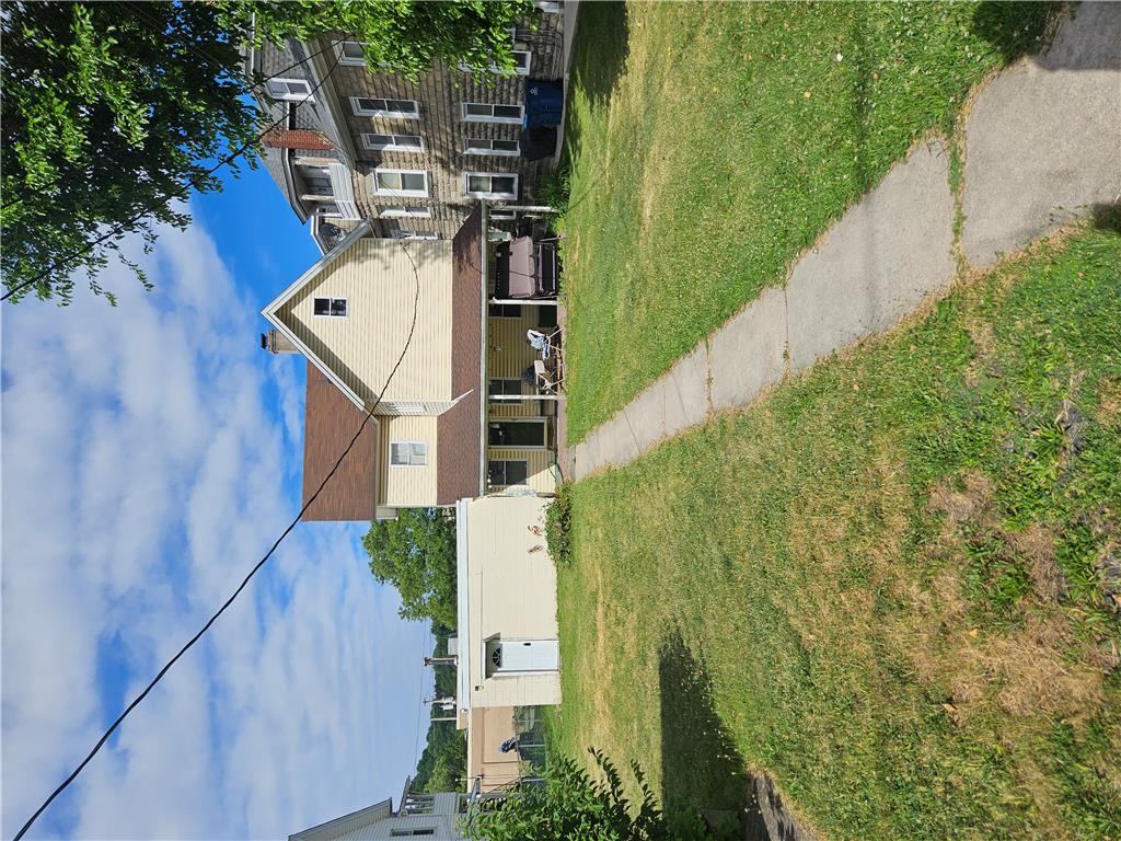 1813 Main Street Property Photo 2