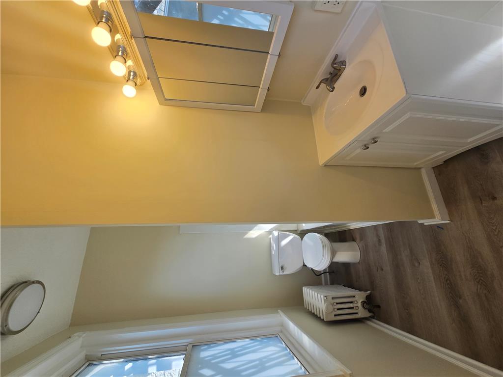 205 Front Street 1r Property Photo 4