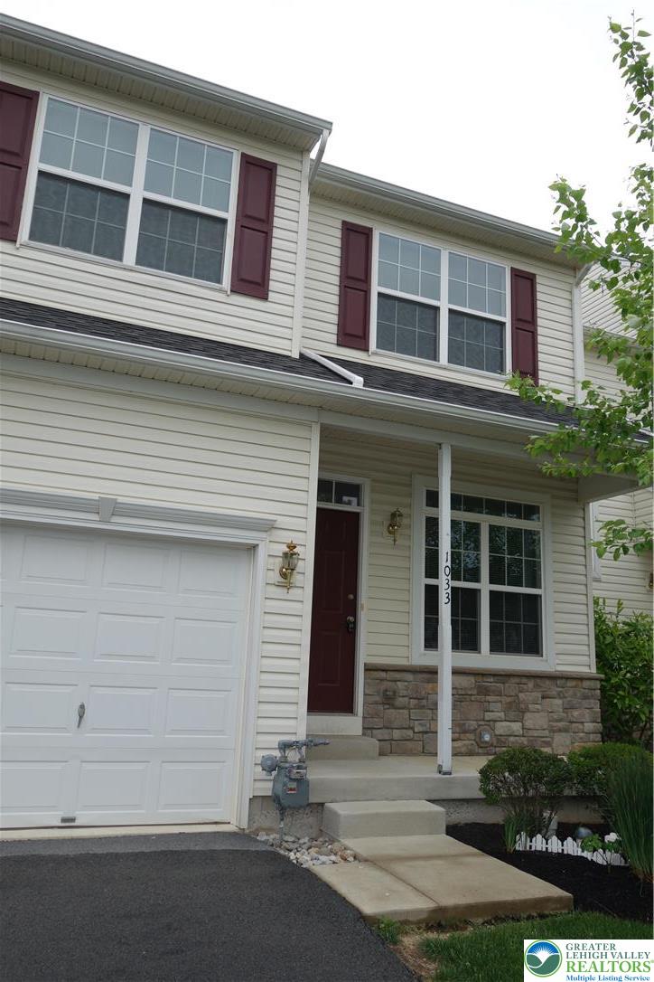 1033 King Way Property Photo 1