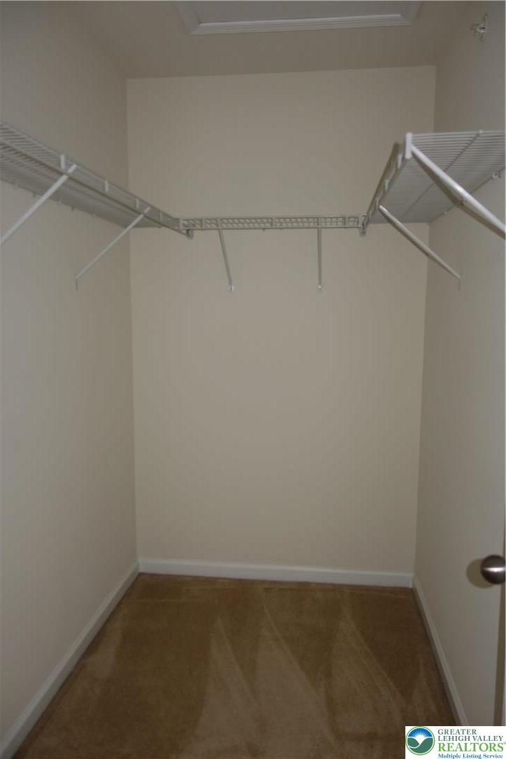 1033 King Way Property Photo 11