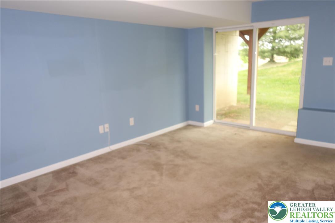 1033 King Way Property Photo 18