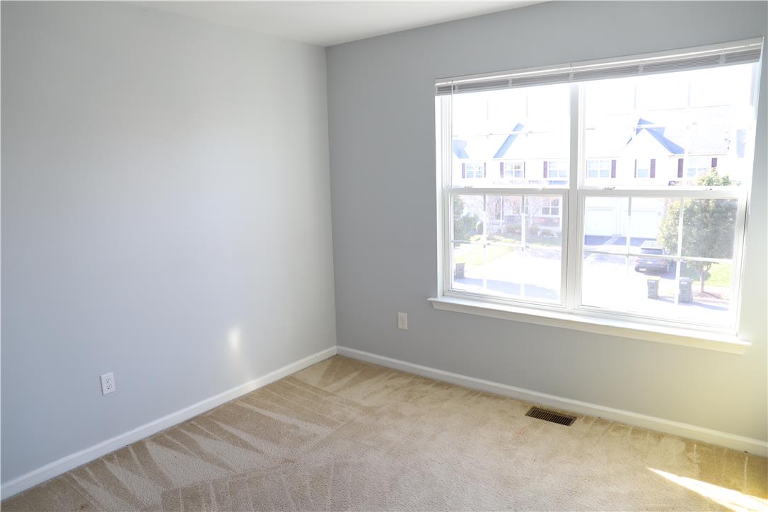 1033 King Way Property Photo 22