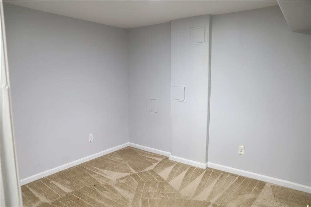 1033 King Way Property Photo 26