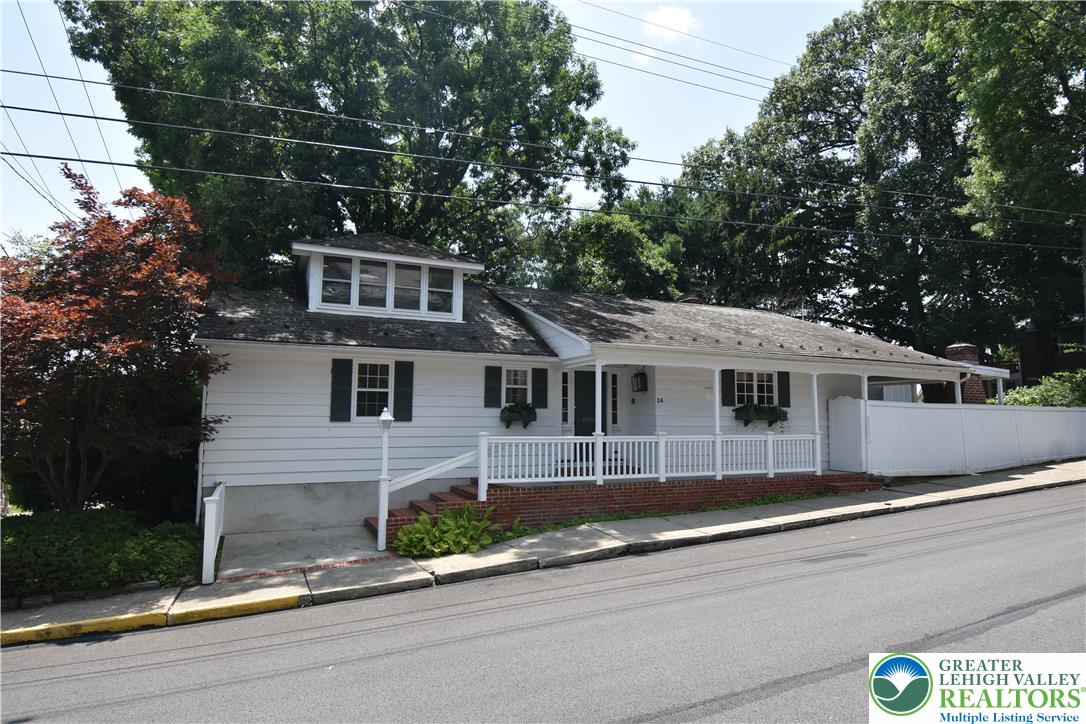 24 East Plainfield Avenue Property Photo 2