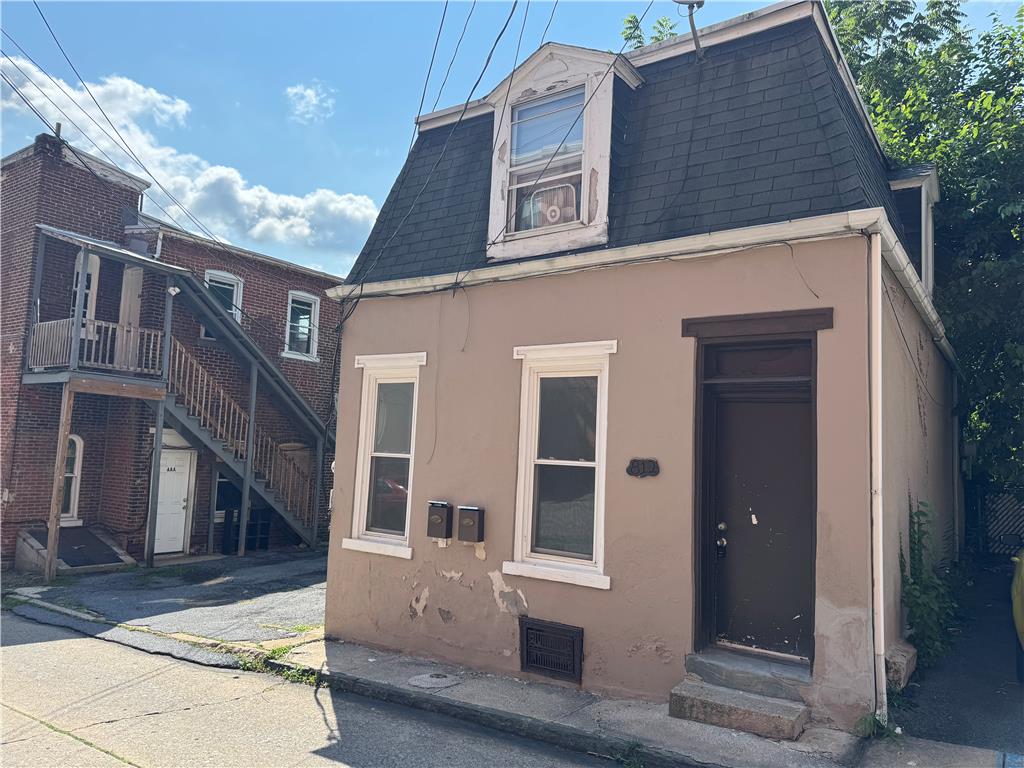 812 Chestnut Street A Property Photo 2