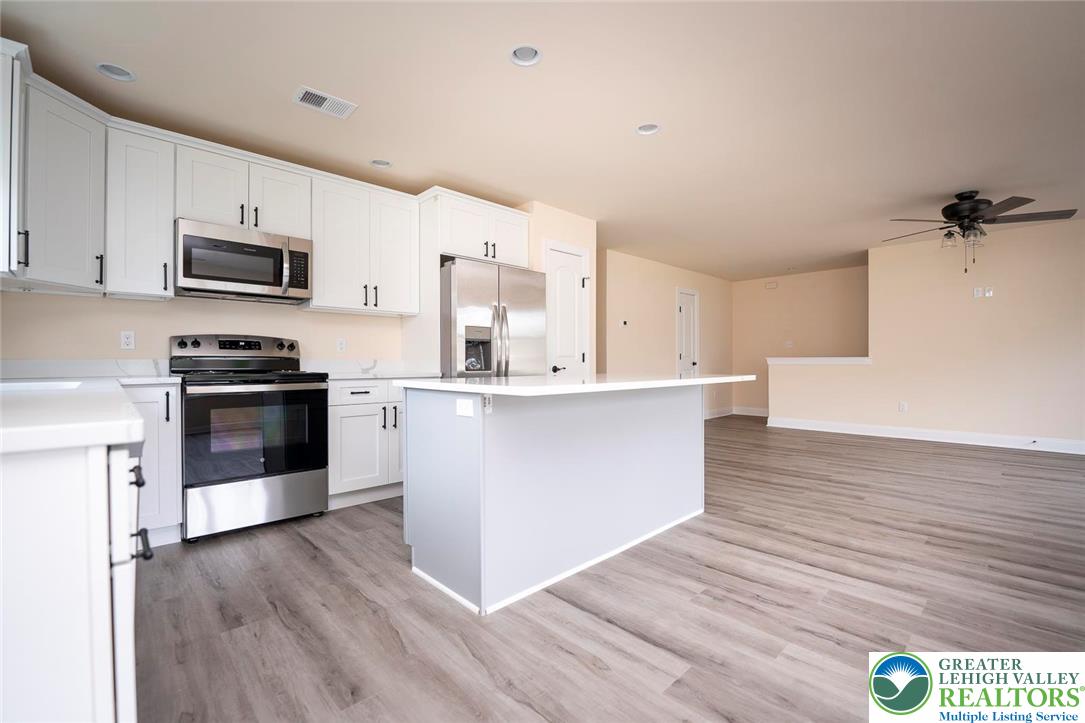 160 William Street Property Photo 10