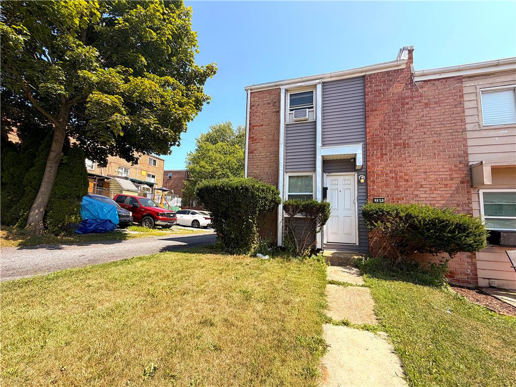 164 Elm Street East Property Photo 1