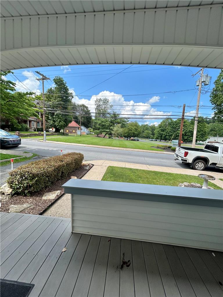 320 Pennsylvania Avenue Property Photo 3