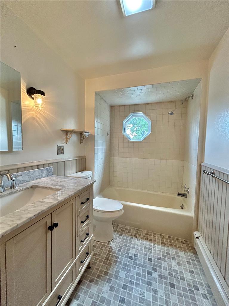 320 Pennsylvania Avenue Property Photo 17
