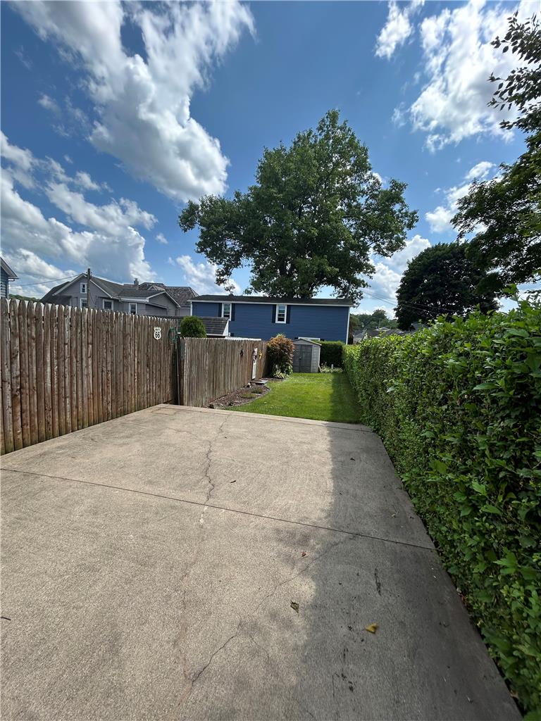 320 Pennsylvania Avenue Property Photo 24