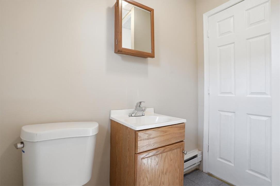 2025 Union Boulevard Property Photo 7
