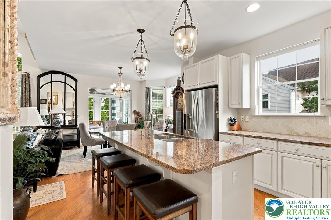 2445 Napa Drive Property Photo 6